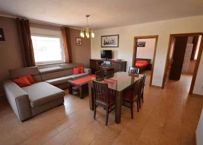 Komljen 2 By Interhome Vir