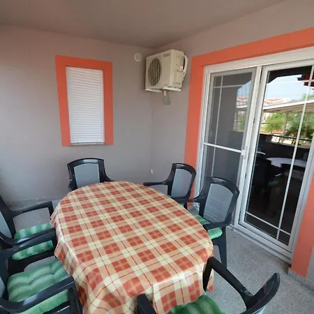 Komljen 2 By Interhome Apartman