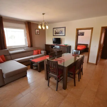 Komljen 2 By Interhome 비르